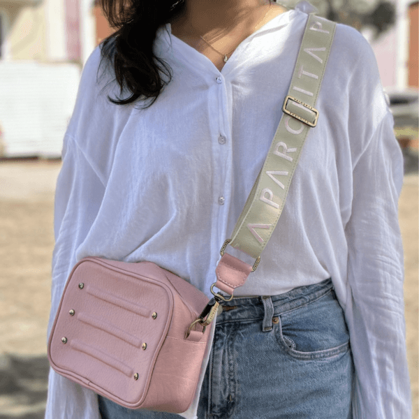 Bandolera Nuba Strap Bordado Rosa - Imagen 4